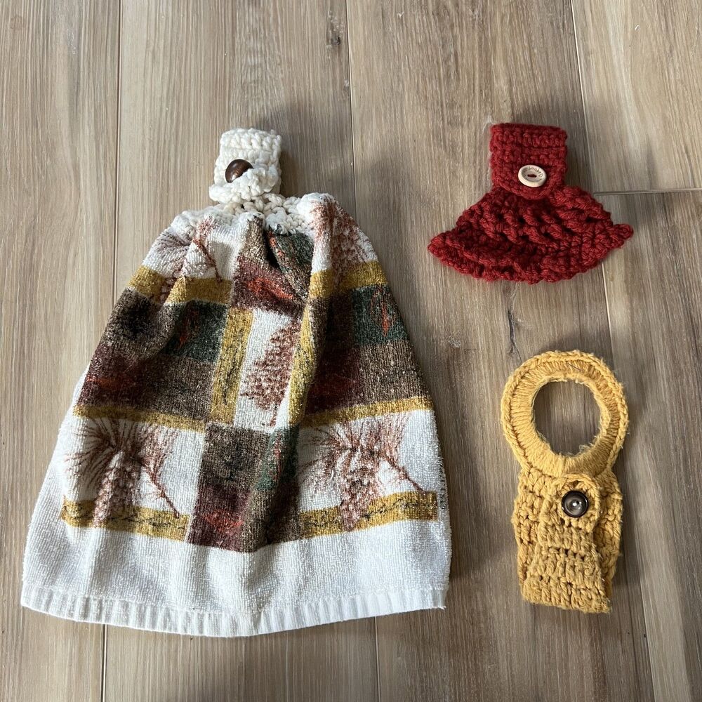 1960s - 1970s Vintage Kitchen Towel & 2 Crochet Topper Holders - Sultan's Linens